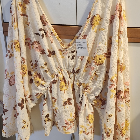 NWT- Nordstrom Bloomfield Large Ivory multi floral shirt . $16 - Picture 8 of 16